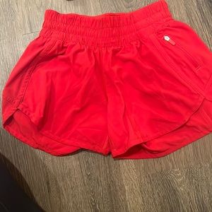 Lululemon shorts size 4